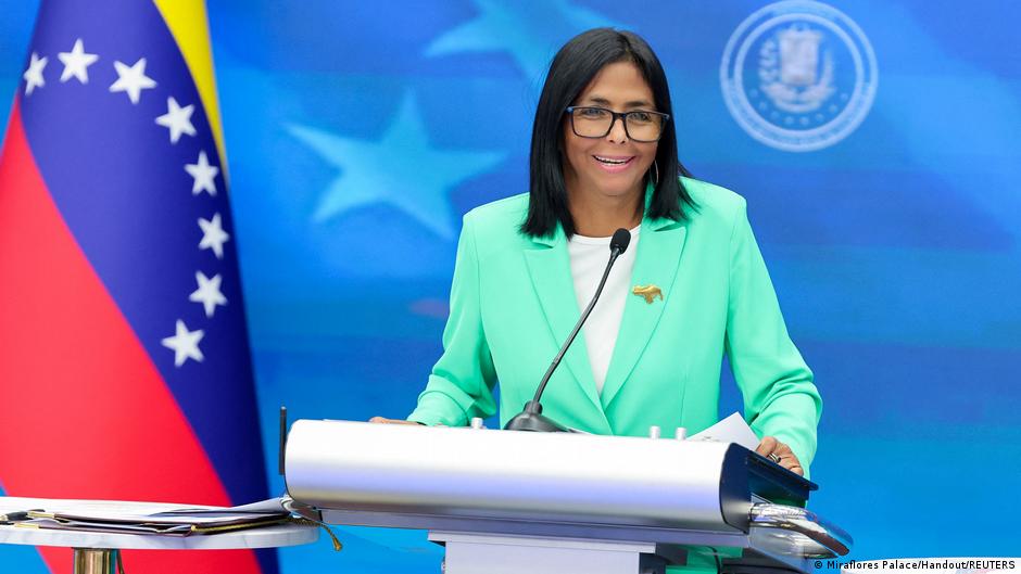 Venezuela y Cuba liberan miles de presos políticos en transición democrática
