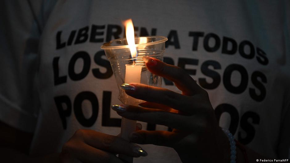 Venezolanos exigen la liberación de los presos políticos