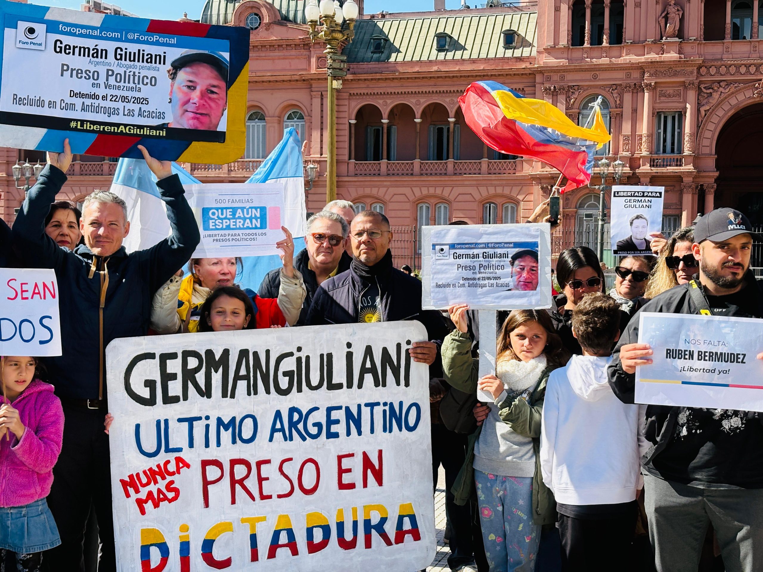 Falleció padre de preso político argentino en Venezuela