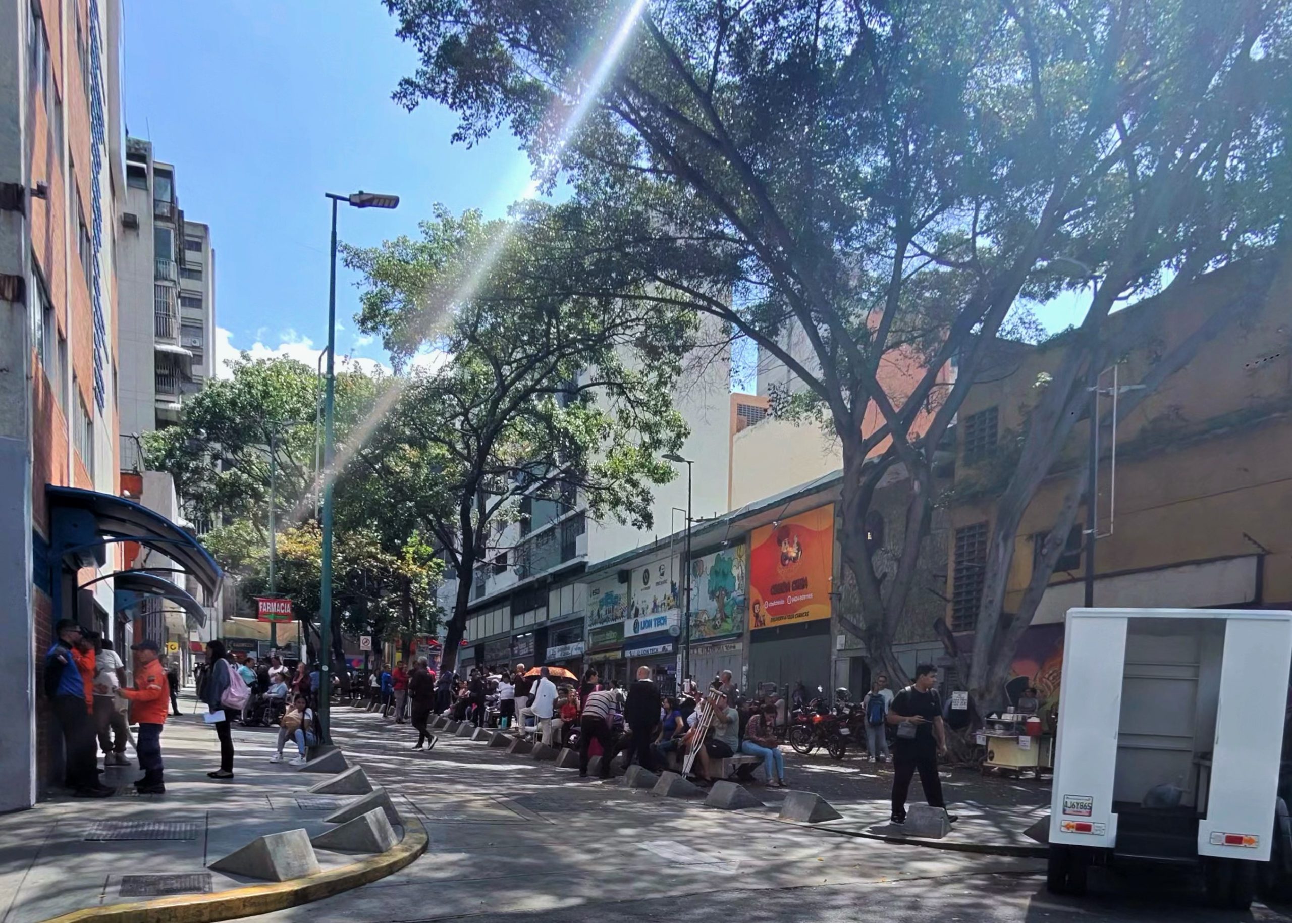 Más de la mitad de venezolanos vive en pobreza multidimensional