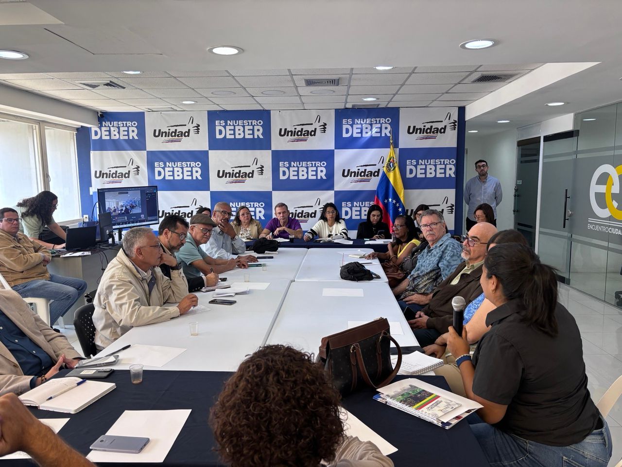 PUD se reúne con sindicatos para coordinar respuesta a medidas económicas