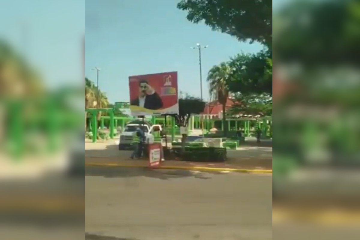 Chavismo retira propaganda de Maduro de las calles venezolanas