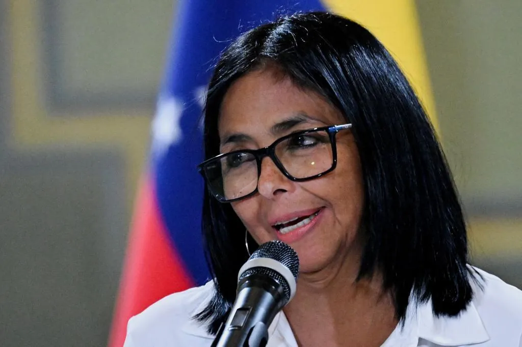 Delcy Rodríguez defiende a Venezuela ante La Haya por el Esequibo