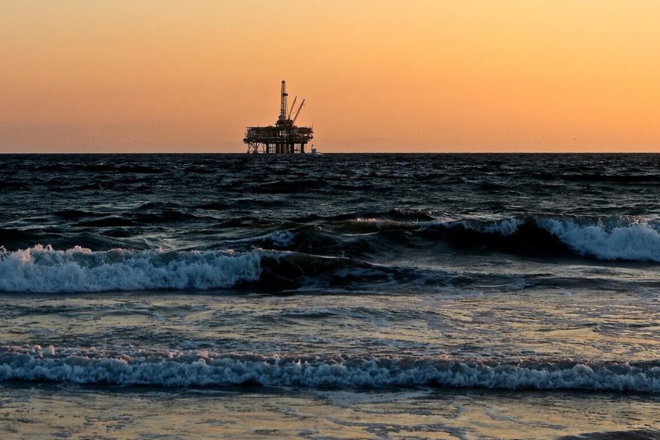 Trinidad y Tobago sostiene que derrame petrolero fue controlado sin daños visibles