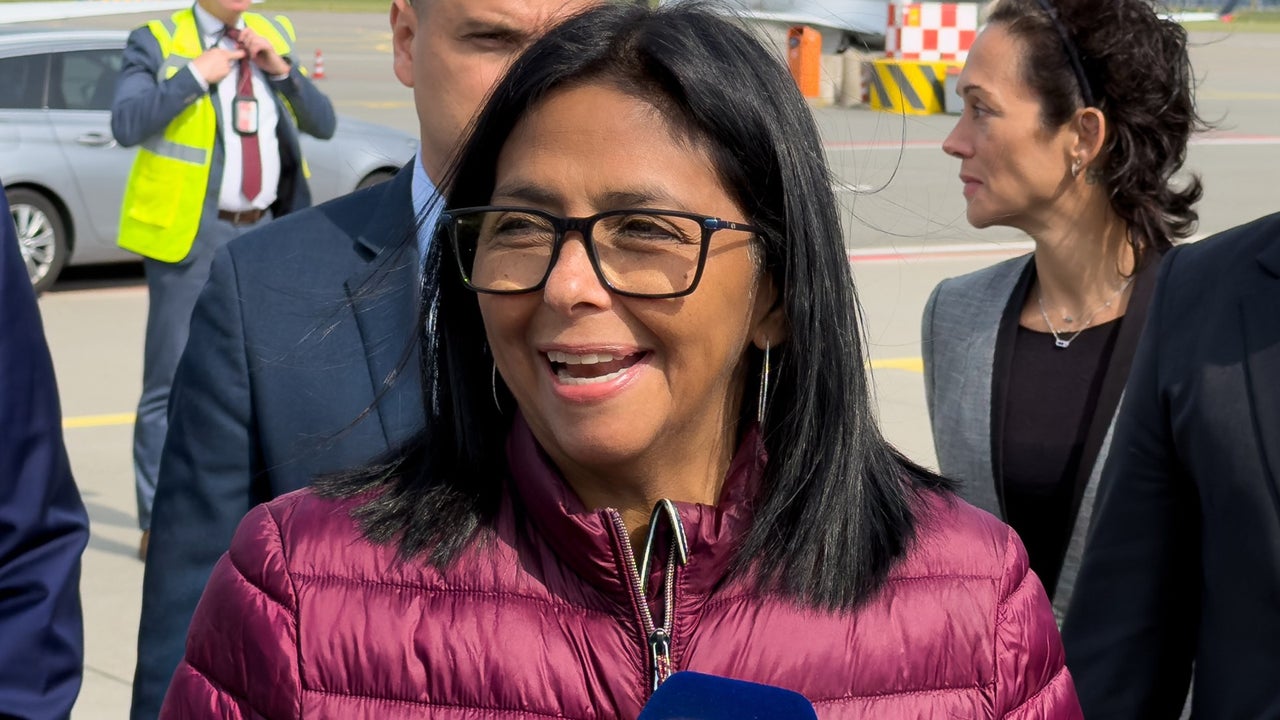 Delcy Rodríguez busca normalización internacional en La Haya