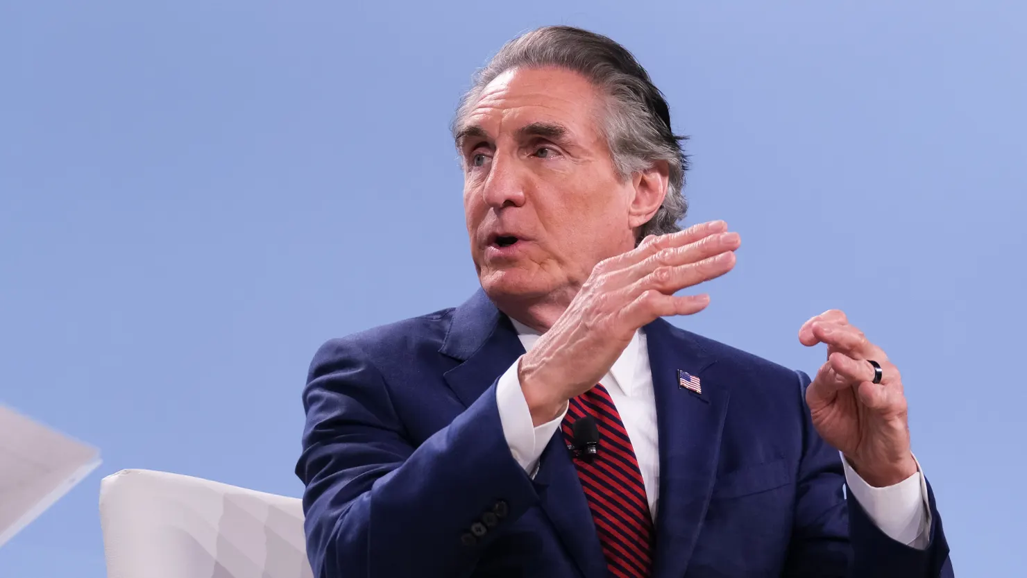 Burgum declara a Venezuela aliado estratégico de Estados Unidos