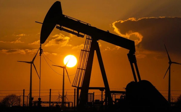 Petróleo Brent sube 4,5% tras ruptura diplomática entre Trump e Irán