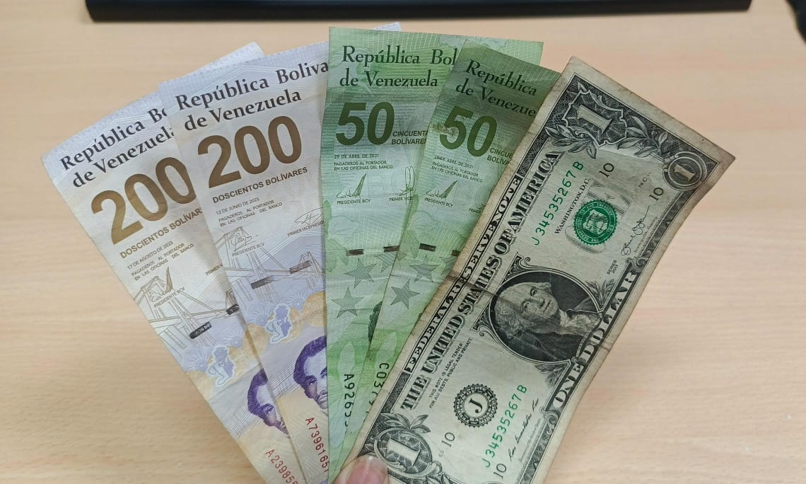 Dólar supera 500 bolívares y desmorona valor del billete venezolano