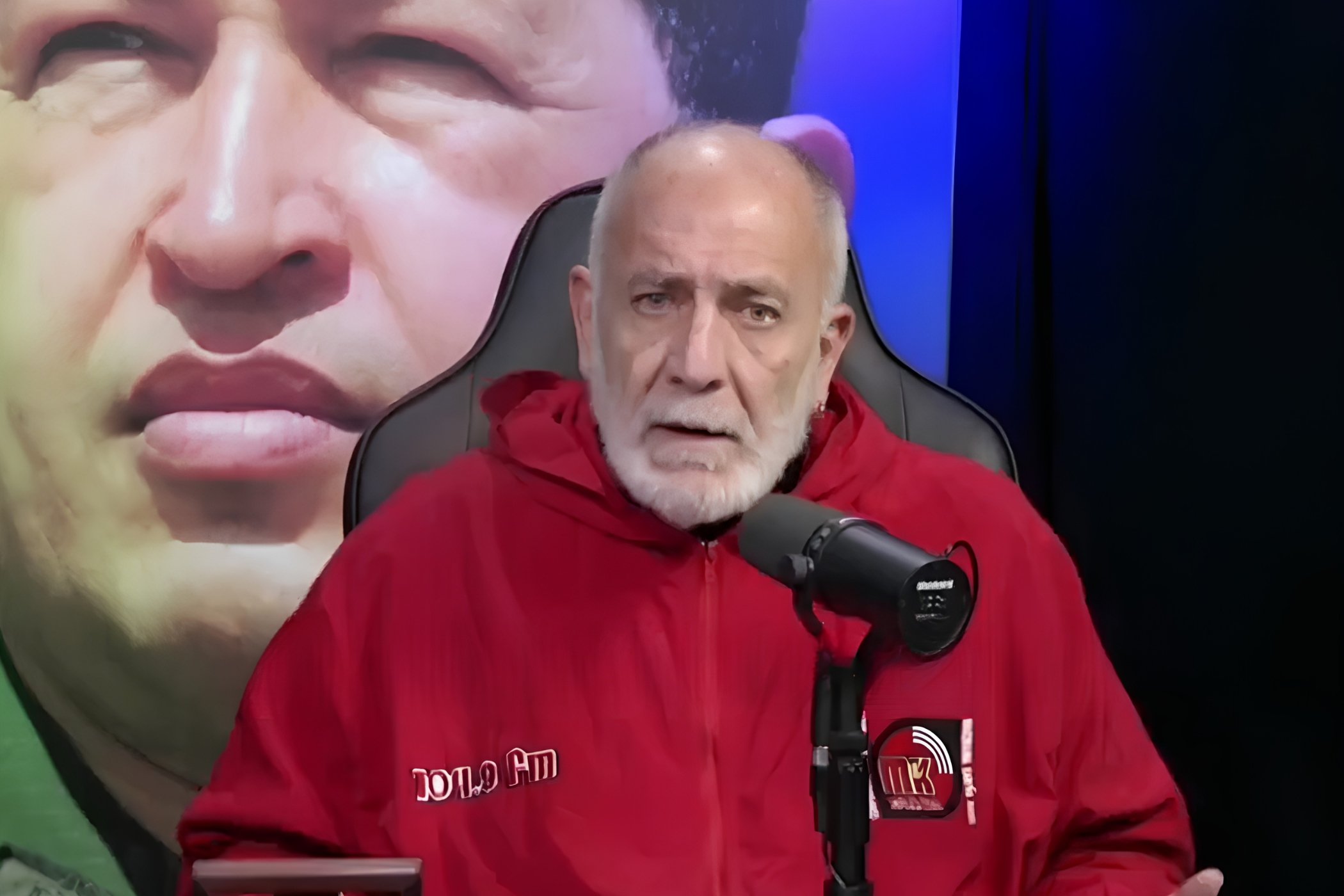 Mario Silva arrecia críticas contra cúpula chavista por abandono del color rojo
