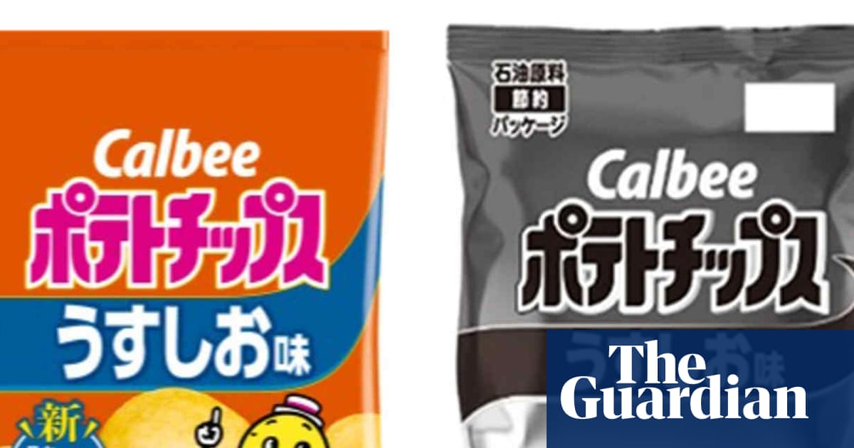 Guerra en Irán obliga a gigante japonés de snacks a empaques en blanco y negro