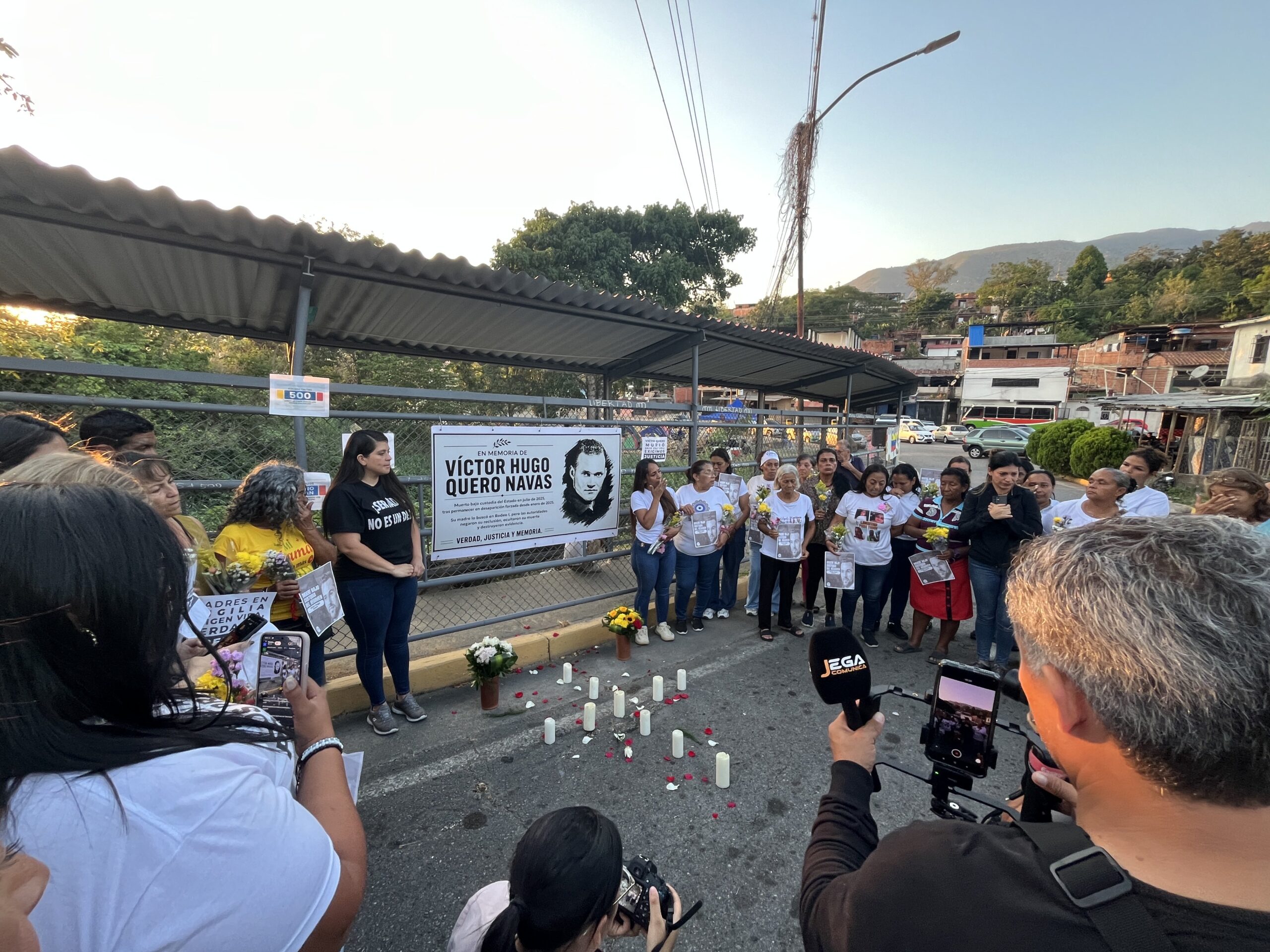 Familiares rinden homenaje a Víctor Hugo Quero Navas en El Rodeo I