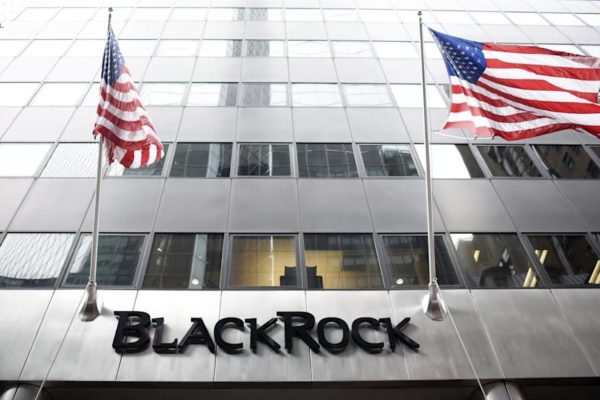 CEO de BlackRock ve potencial inversor en Venezuela