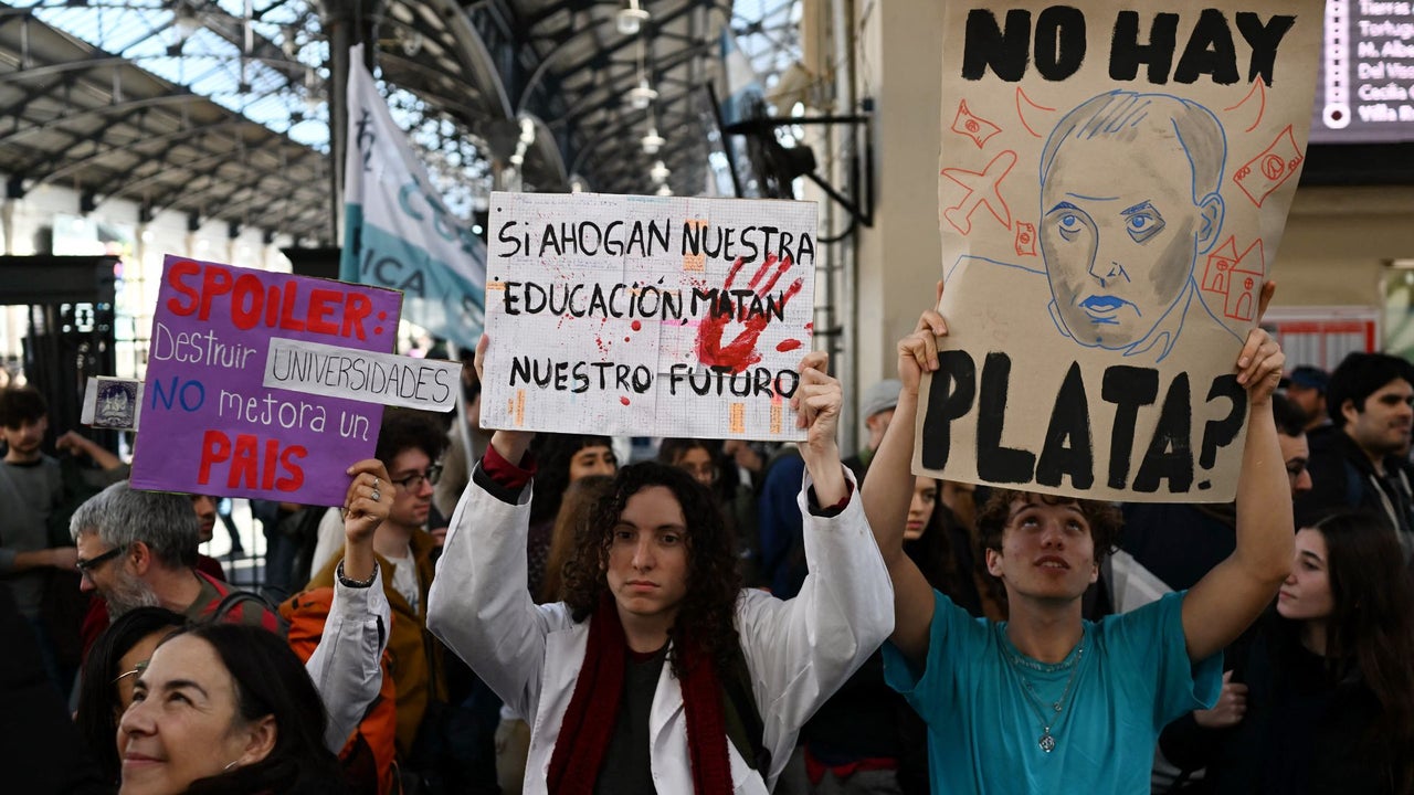 Argentina: masivas protestas universitarias contra recortes presupuestarios