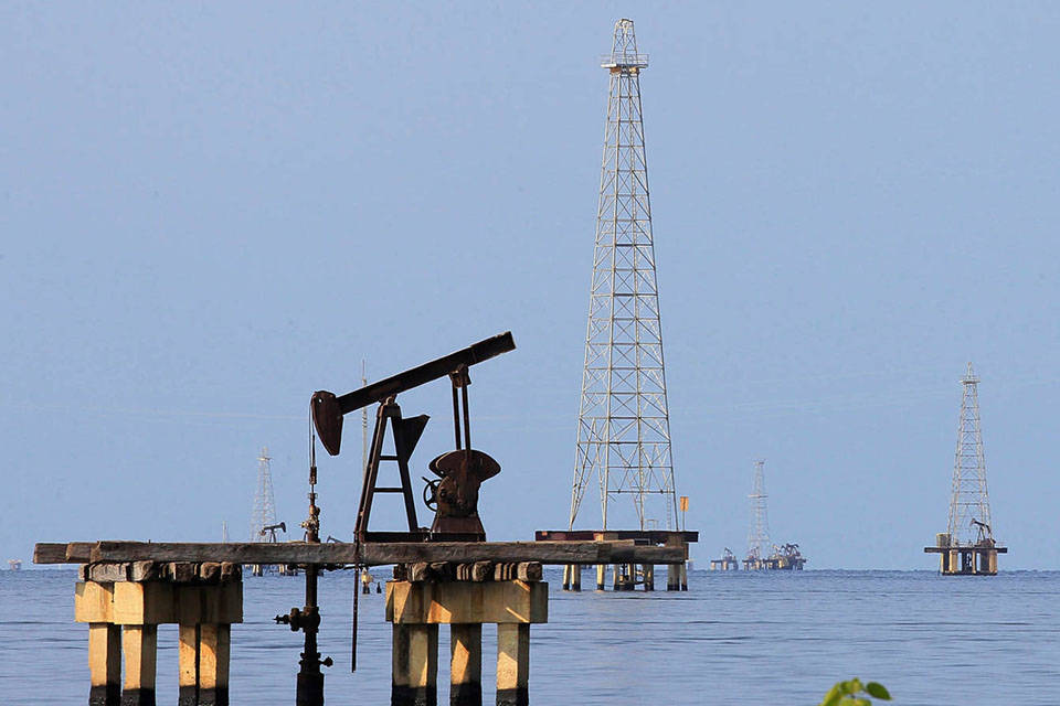 Venezuela aumenta producción de crudo en medio de apertura petrolera