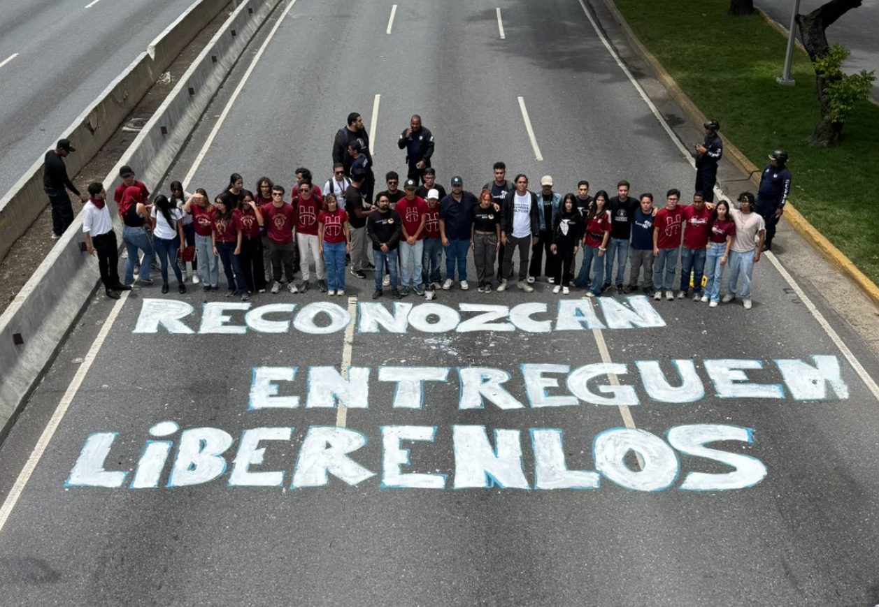 Estudiantes UCV se movilizan contra represión chavista en Caracas