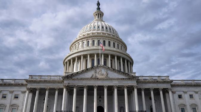 Republicanos bloquean séptima vez intento demócrata de frenar guerra en Irán