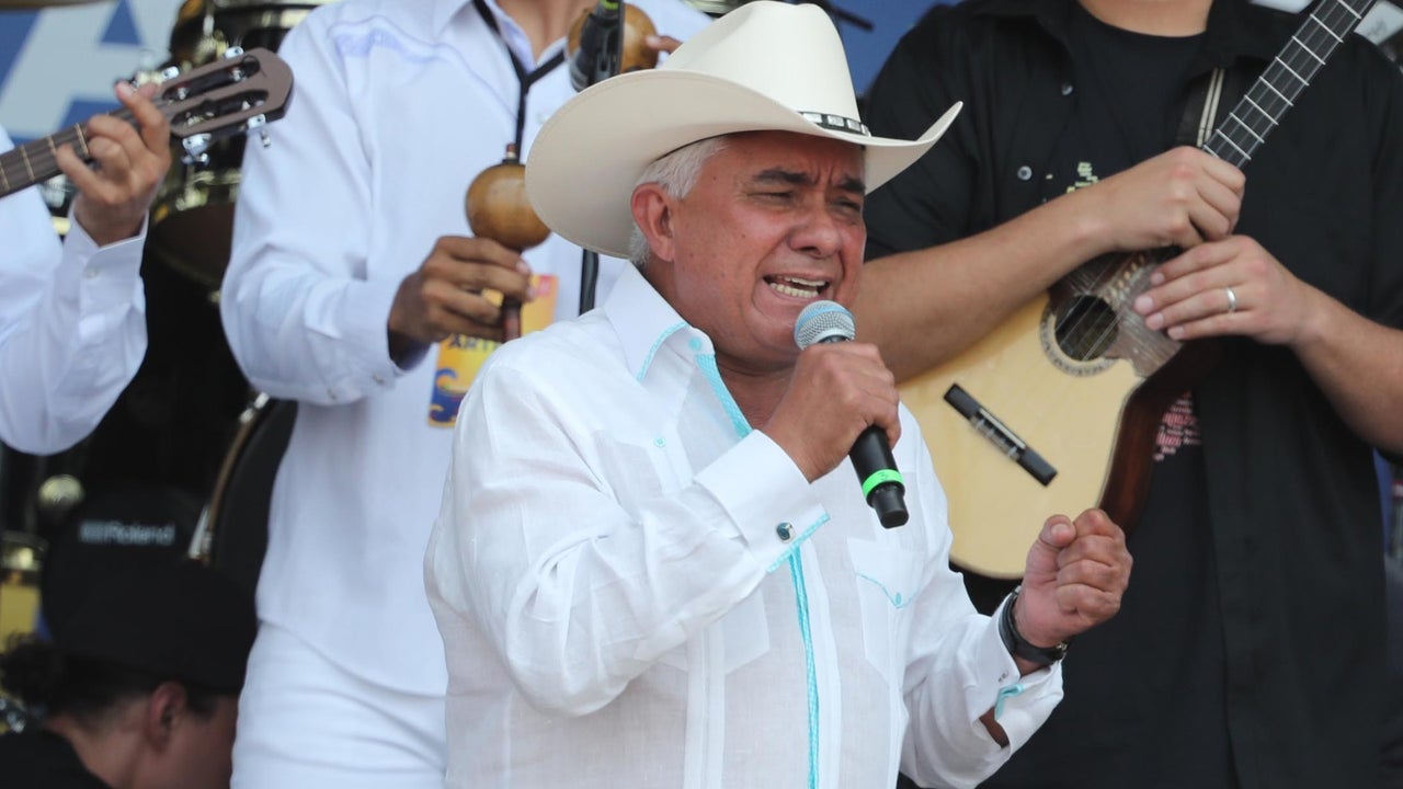 Reynaldo Armas recibe alta tras mes internado en clínica bogotana