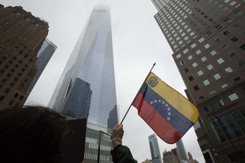 Bonos venezolanos suben tras anuncio oficial de reestructuración deuda