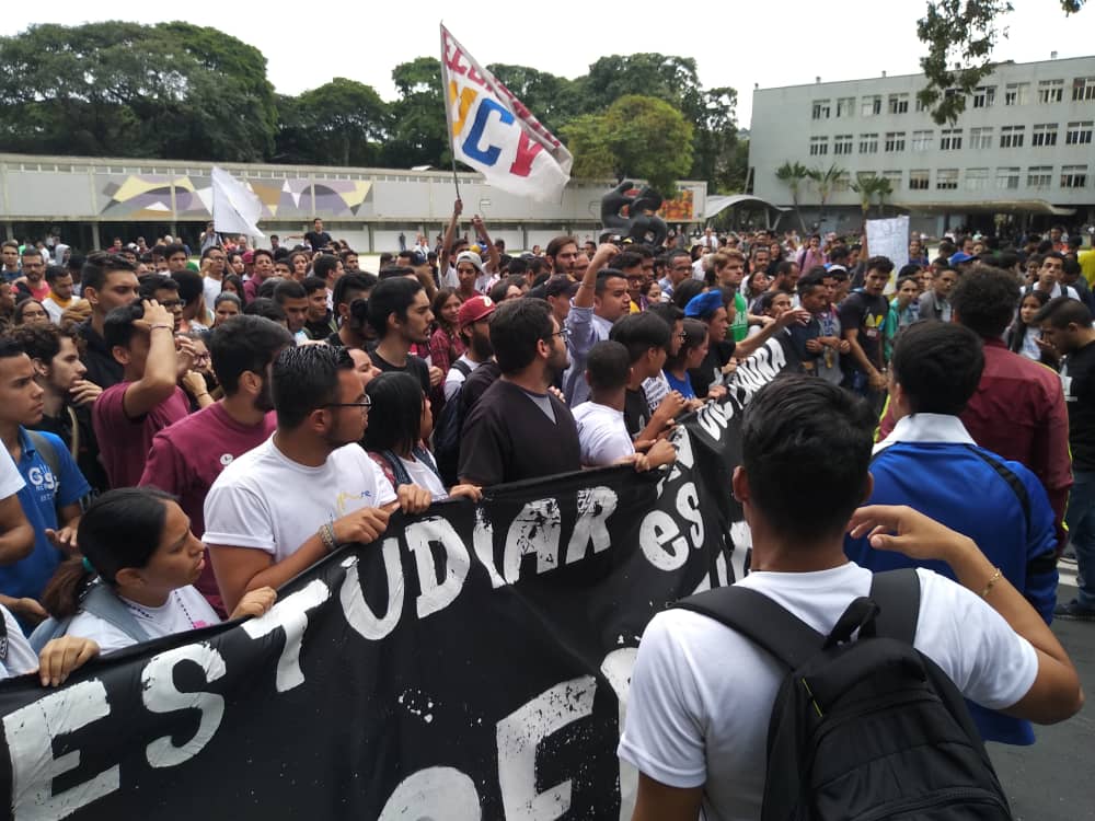 PNB impide avance de manifestación estudiantil en Caracas