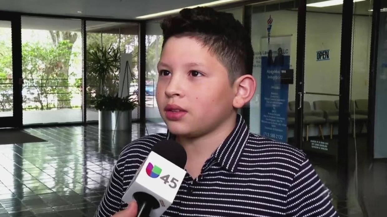 Juez de Houston evita deportar a niño venezolano