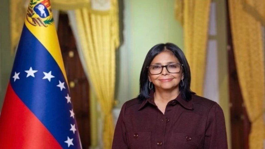 Delcy Rodríguez presentada como Comandante en Jefe de la FANB