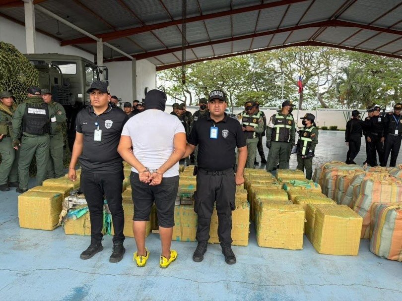 Chavismo reporta decomiso de 3,5 toneladas de droga en Apure