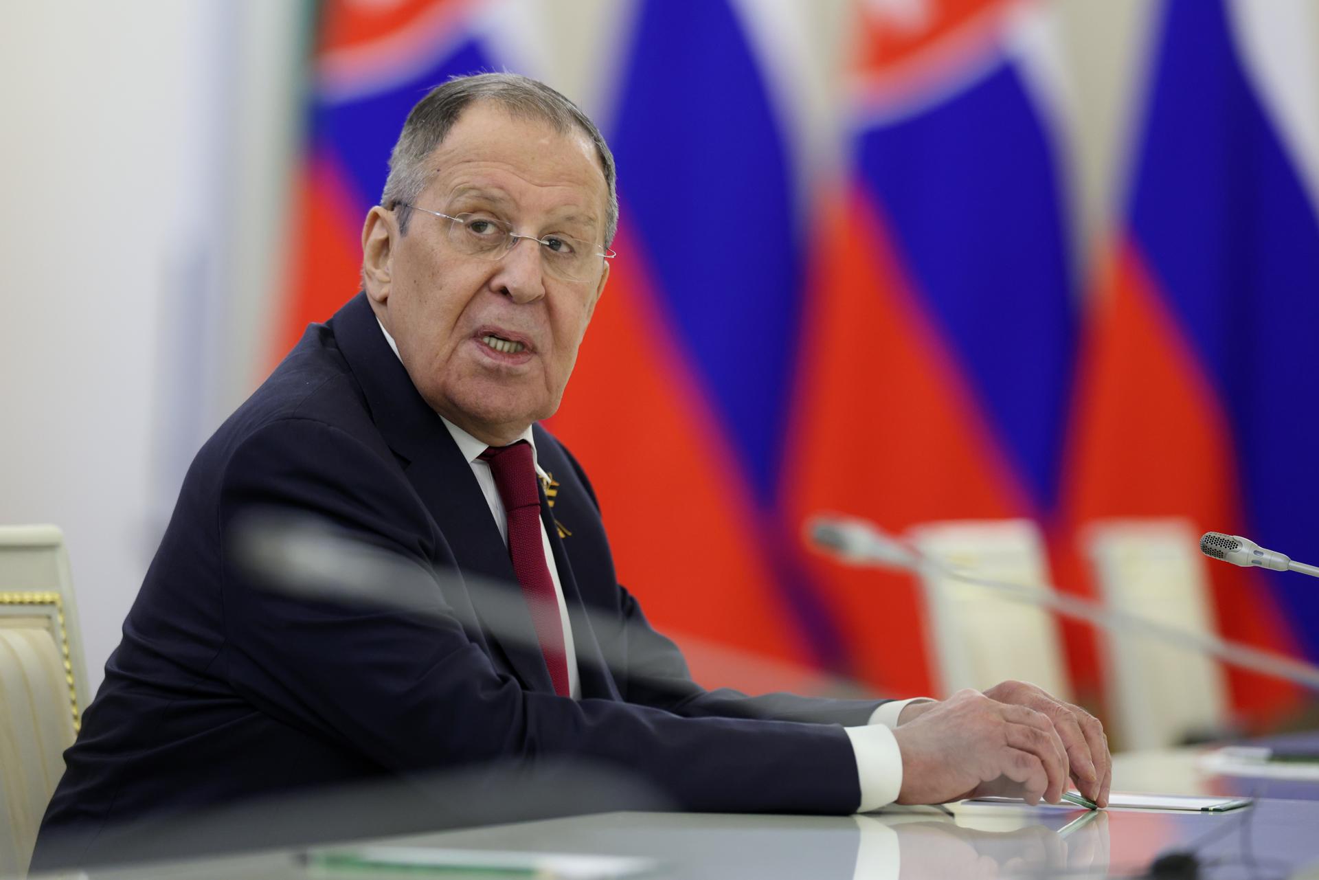 Lavrov acusa a EEUU de aplicar mismo guion con Irán que usó contra Maduro