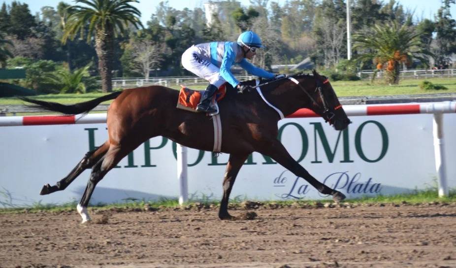 Adrián Giannetti gana Clásico Julio Corte en Argentina
