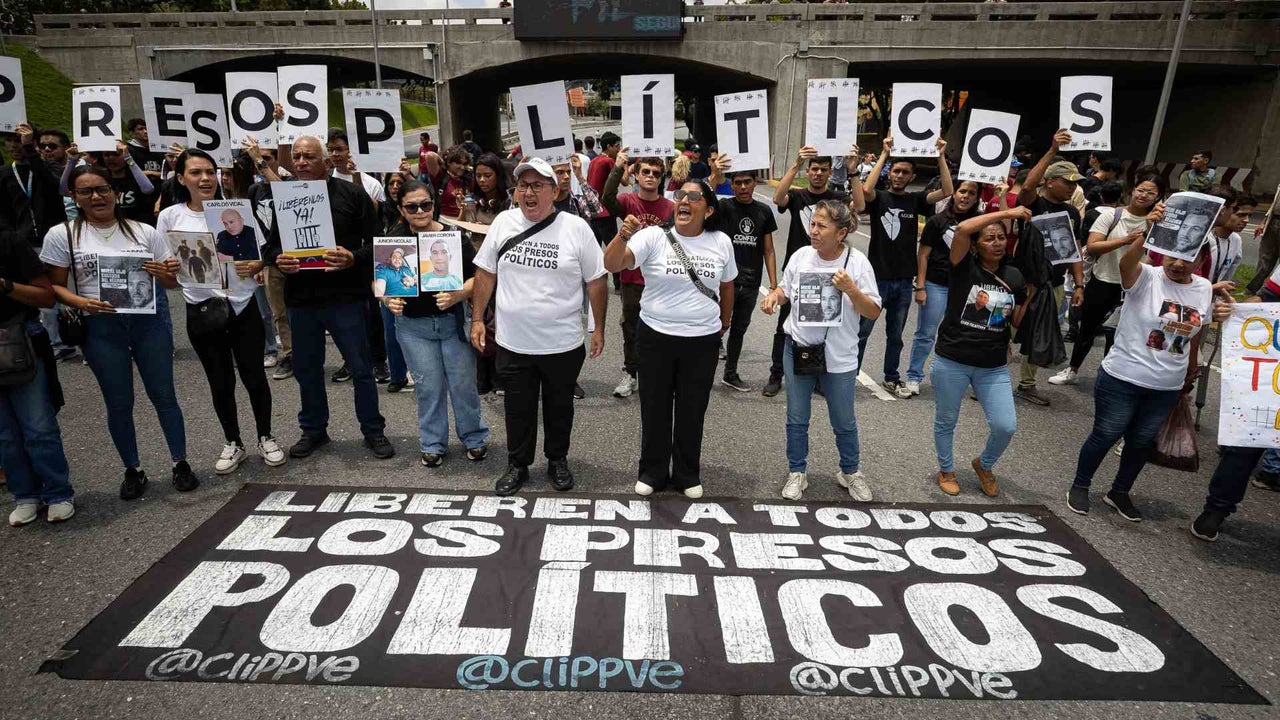 Madre de preso político en Venezuela clama por vida de su hijo