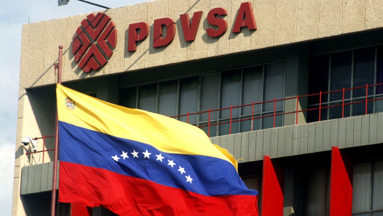 Venezuela alcanza 1.2 millones barriles petróleo diarios