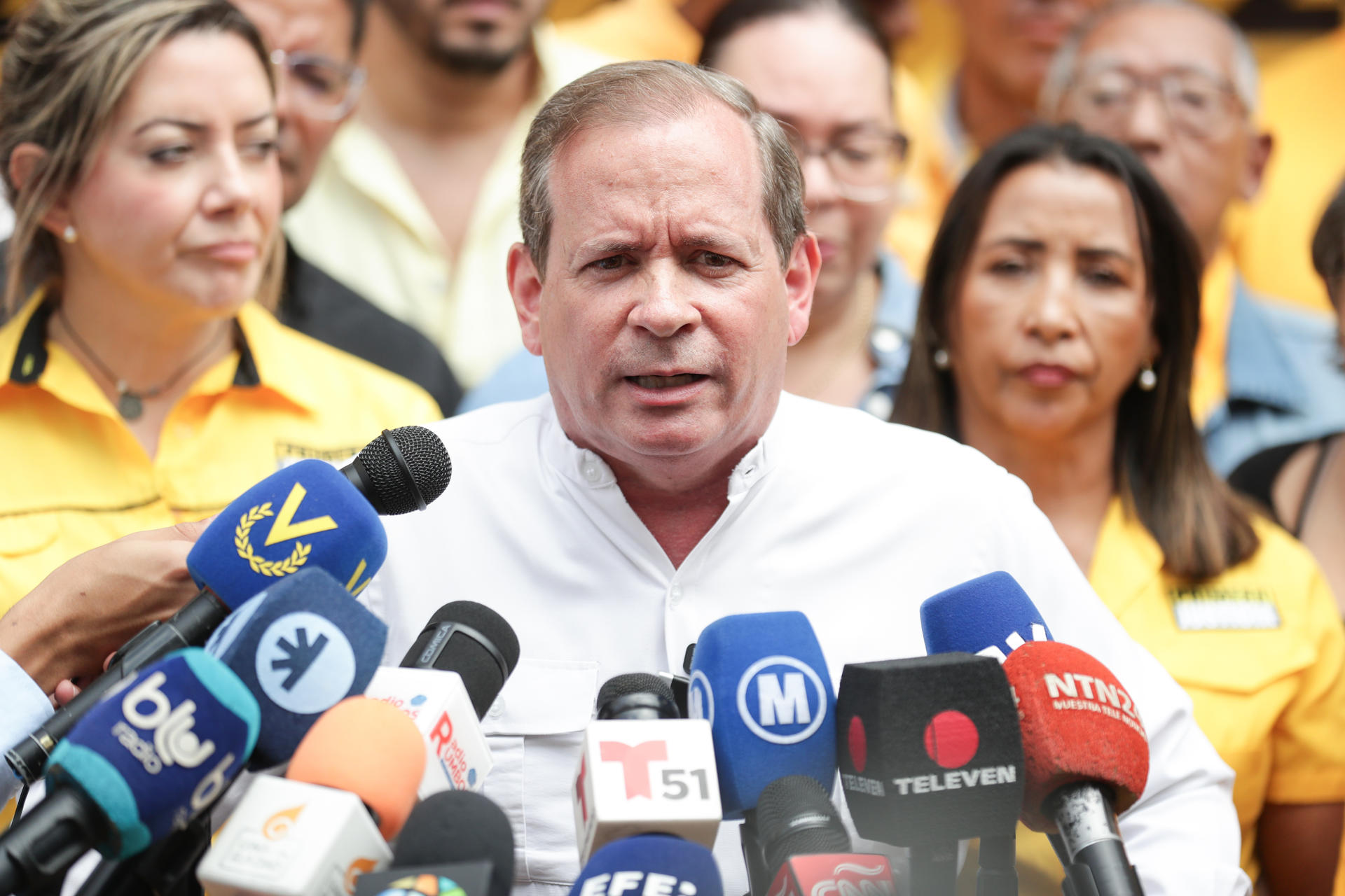 Guanipa pide a Trump presionar por elecciones con María Corina Machado