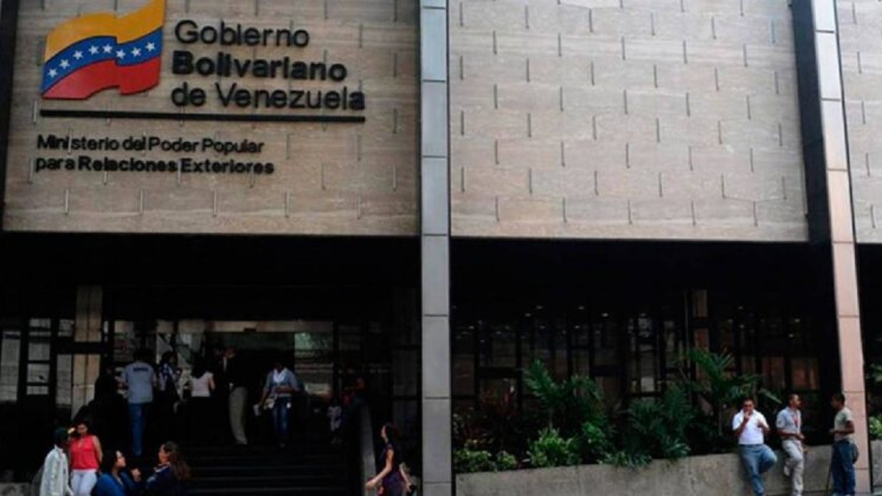 Cancillería activa registro en línea para documento electrónico de viaje