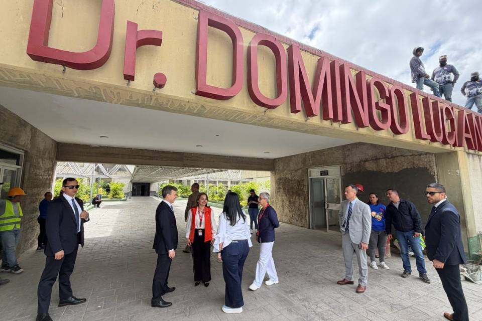 Embajada EEUU verifica entrega de ayuda médica en hospitales de Caracas