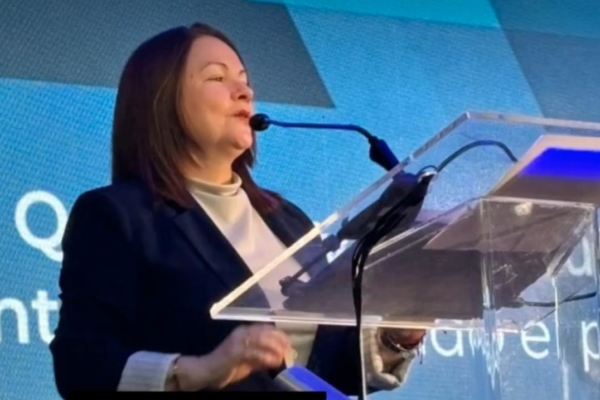 Ministra venezolana participa en conferencia petrolera Houston
