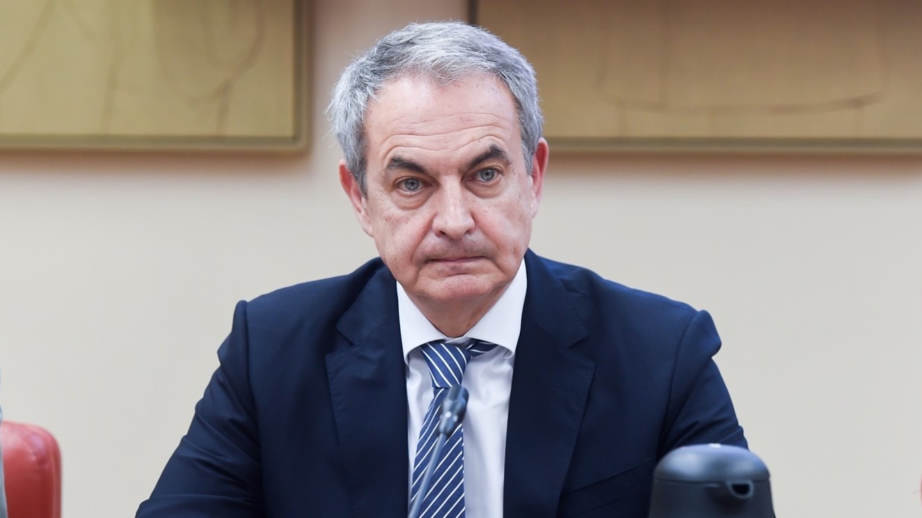 Zapatero niega relación con Plus Ultra ante Senado español