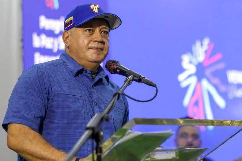 Cabello promete aumentar salarios conforme entre dinero al país