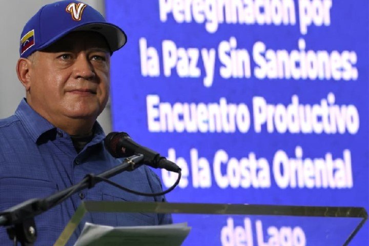 Diosdado Cabello admite colapso salarial y condiciona próximo aumento