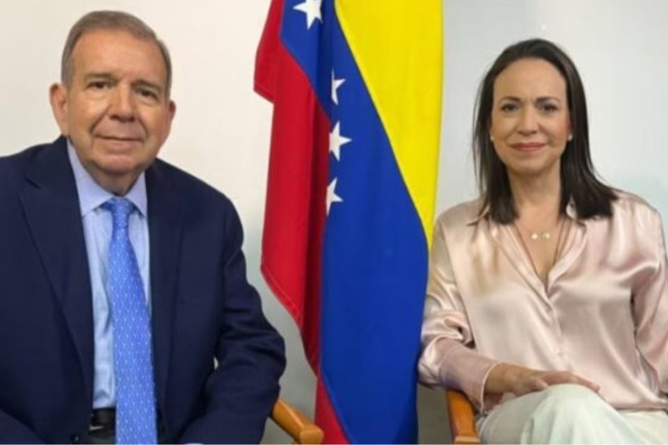 Machado y González exigen reparación para policías metropolitanos