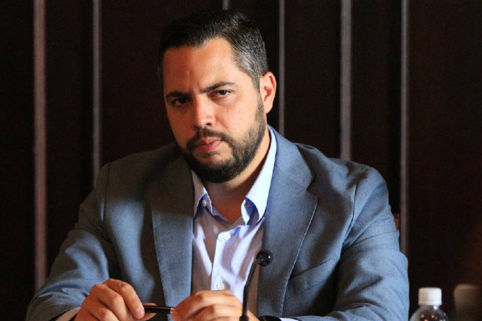 OVP exige renuncia del ministro penitenciario García Zerpa