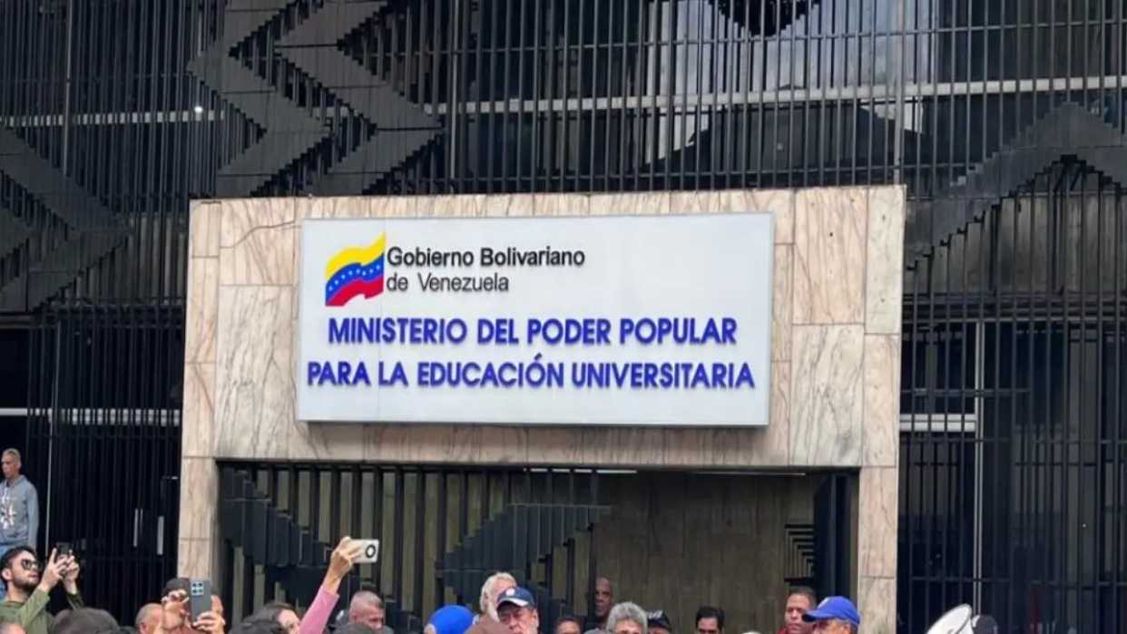 Ministerio Educación Universitaria niega datos sobre impago de bono