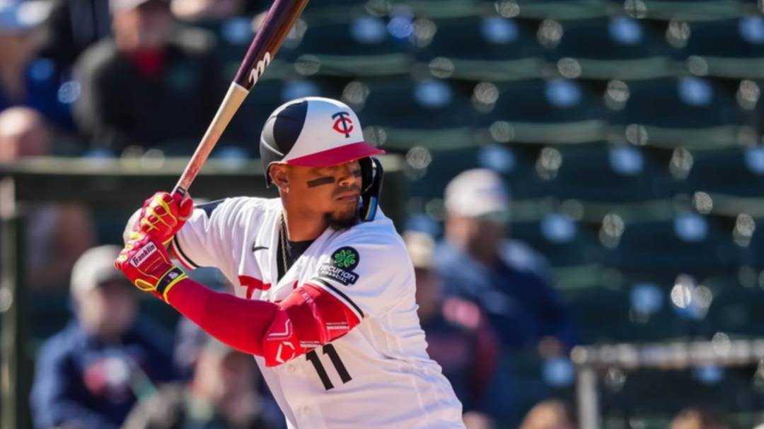 Orlando Arcia persigue su jonrón 100 en las Grandes Ligas