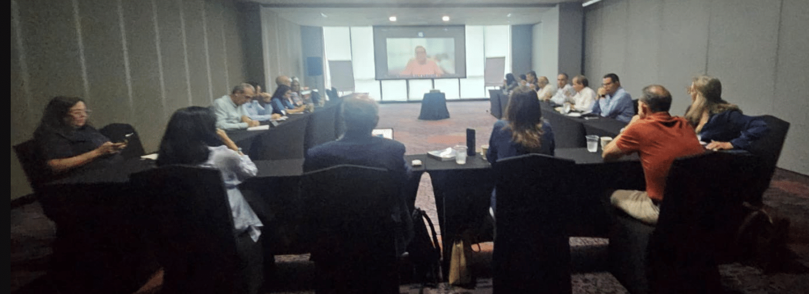 Plataforma Unitaria se reúne en Panamá para definir estrategia política
