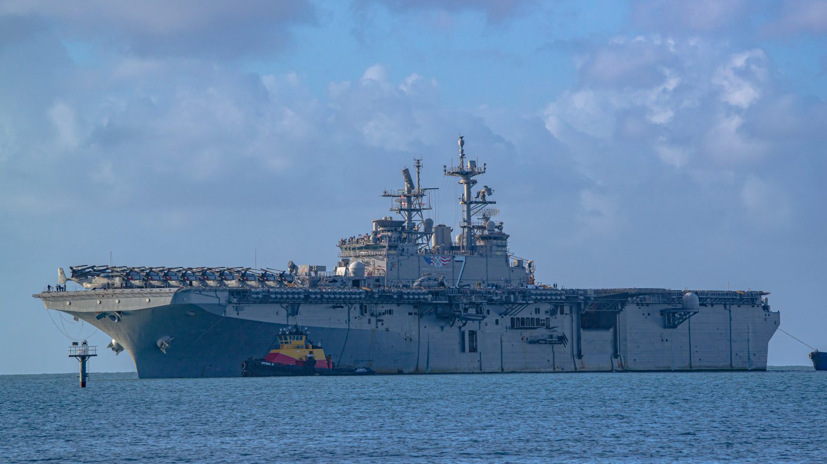 EEUU despliega buques USS Iwo Jima y USS Lake Erie frente a Venezuela