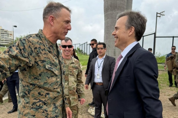 Comandante del Comando Sur llega a Caracas para ejercicio militar