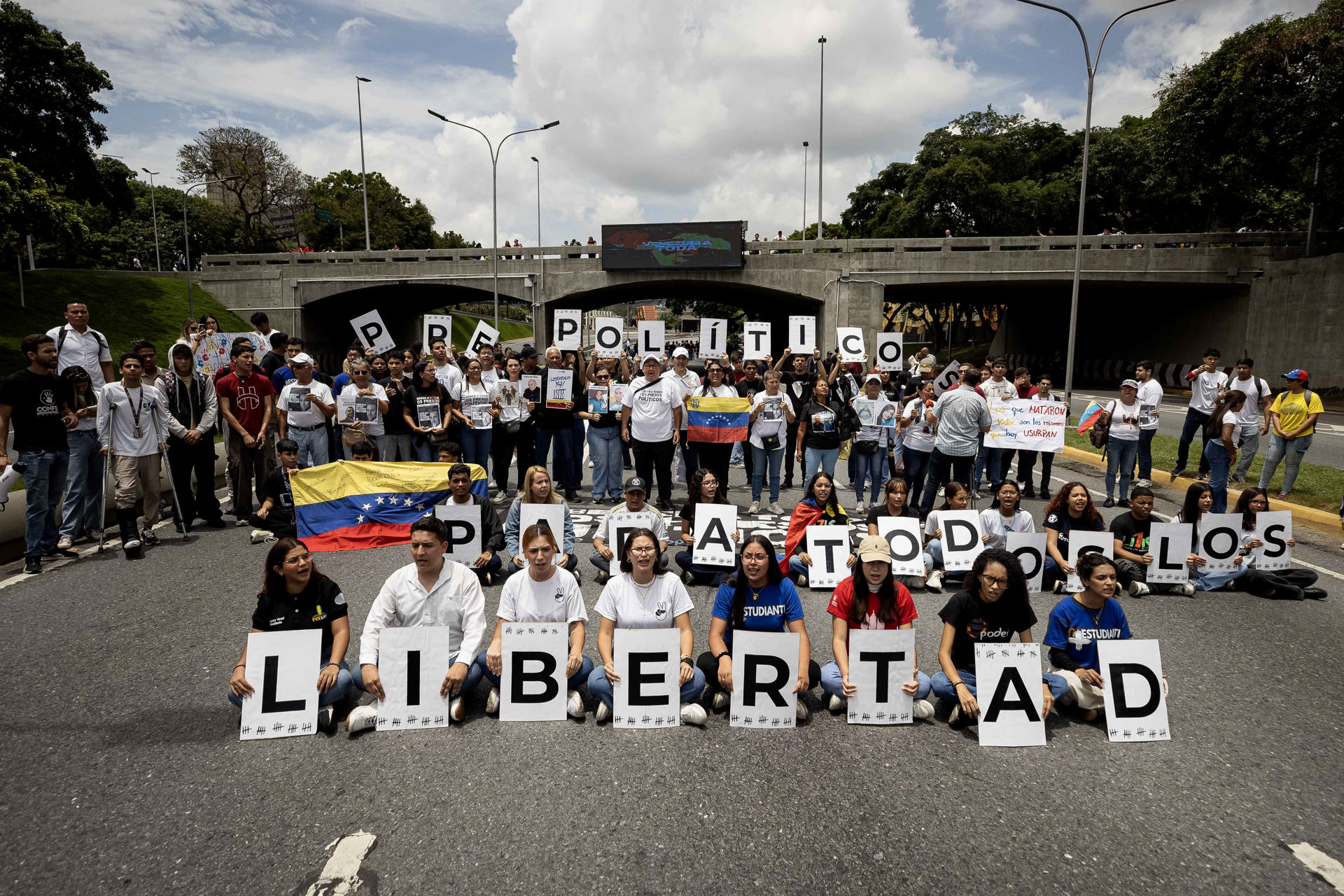 Familiares de presos políticos desconfían de cifras de liberaciones