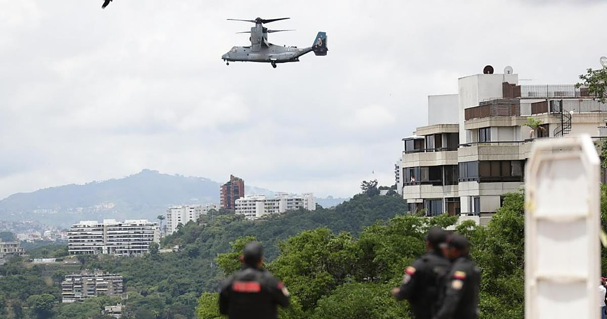 Dos aeronaves militares de EE.UU. sobrevuelan Caracas
