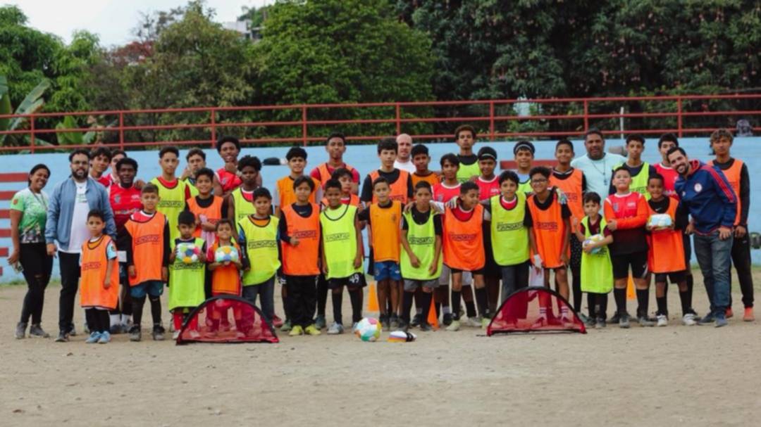 UEFA apoya escuelas de fútbol infantil en Caracas