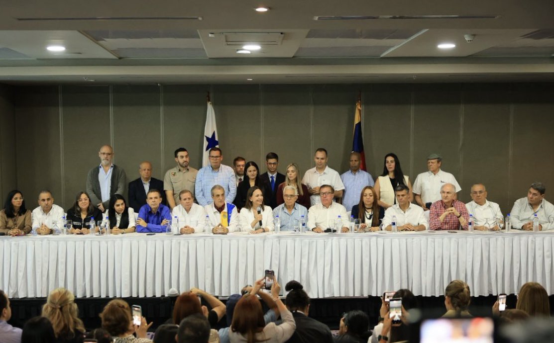 Machado impulsa Manifiesto de Panamá para negociación política con chavismo