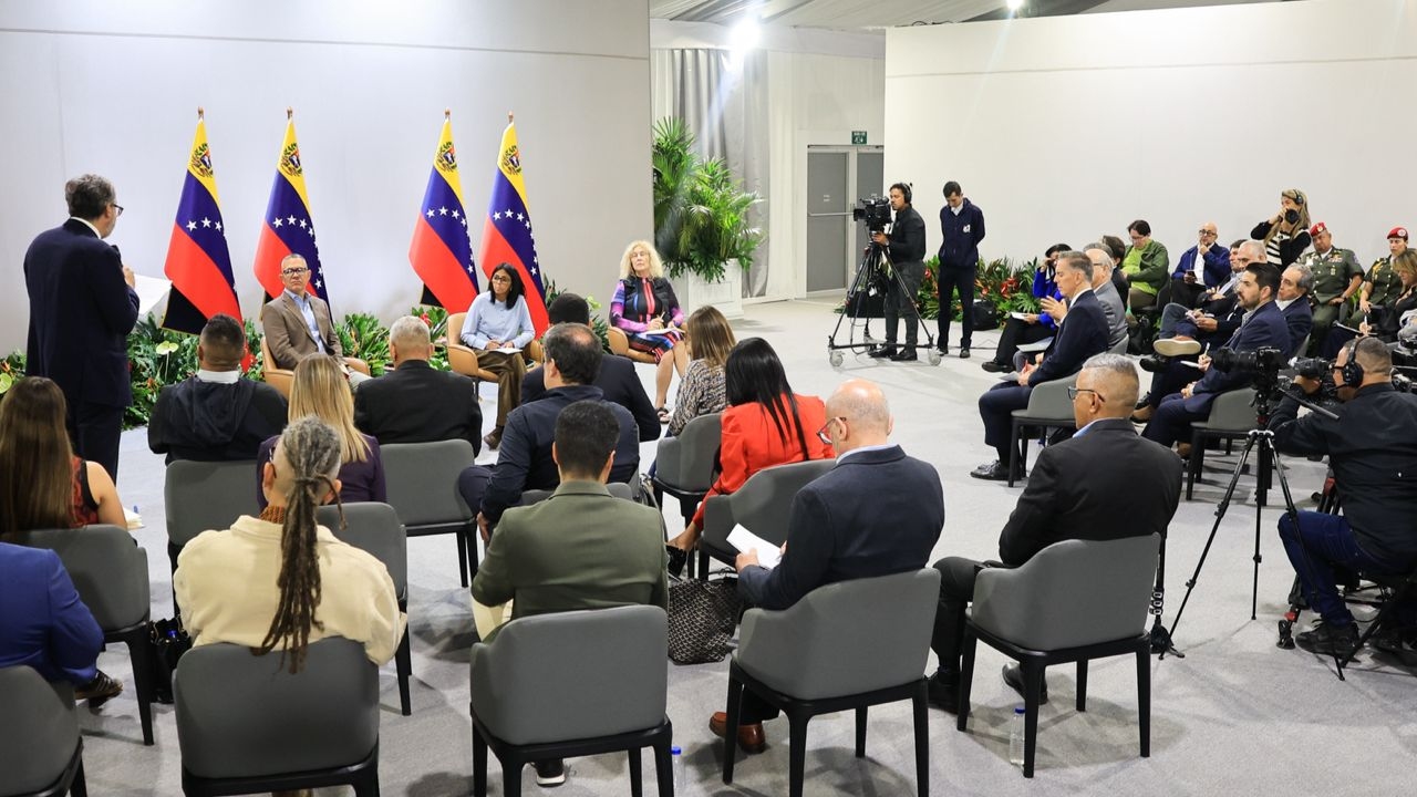 Rodríguez lidera encuentro económico del Programa para Paz
