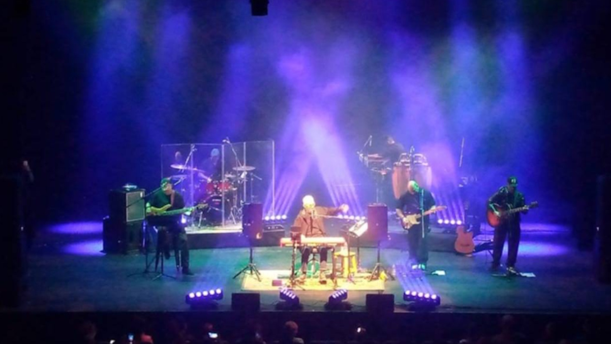 Ilan Chester emociona a Caracas en concierto de dos horas